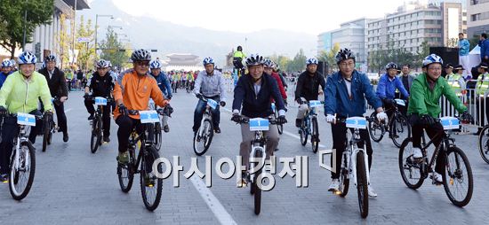 [포토] 2012 생활자전거 대행진, 출발하는 박원순 시장