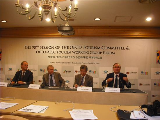 "관광산업경쟁력, 생태·문화·창조산업에 달렸다"