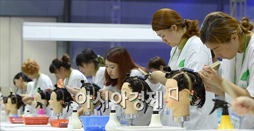 [포토]뜨거운 열기의 전국미용경기대회