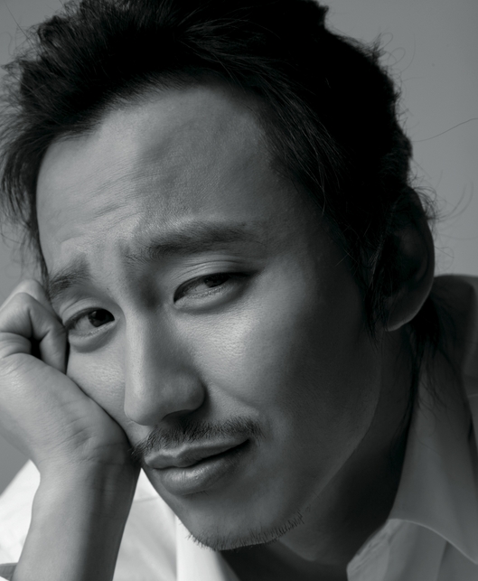 Actor Kim Nam-gil poses before the camera in his profile picture posted on his agency Star J Entertainment's website. [Star J Entertainment]