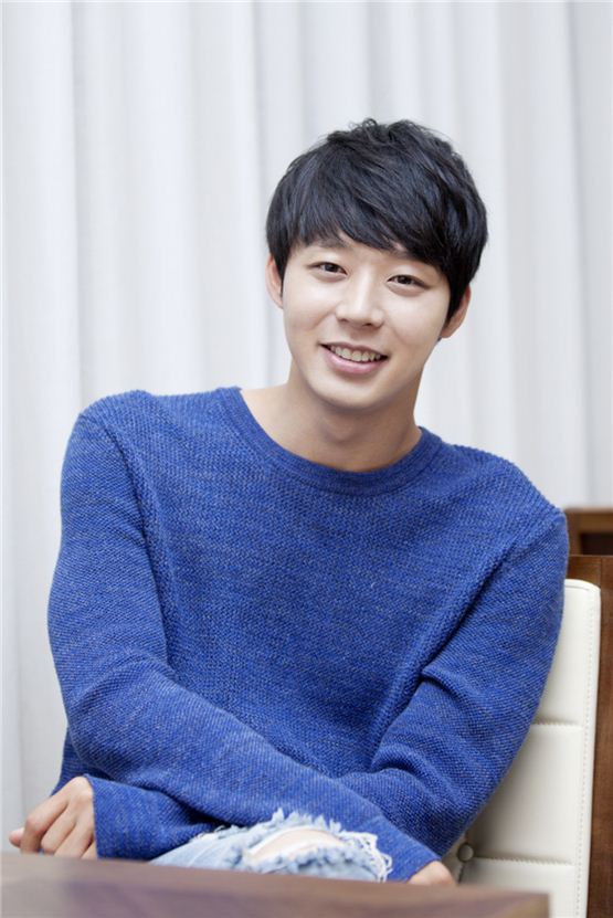 Park Yuchun smiles during an interview to promote his latest TV series "Rooftop Prince," aired on SBS between March 21 and May 24, 2012. [C-Jes Entertainment]