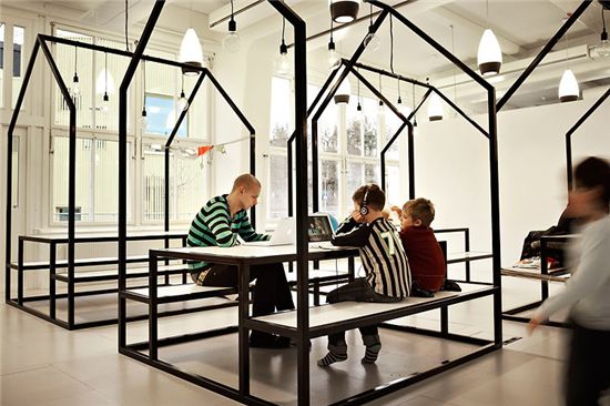 스웨덴의 흔한 초등학교 "비트라 텔레폰플랜 학교"