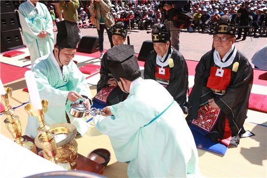 우리 민족 기원 찾아 떠나는 여행...삼각산축제 열어 