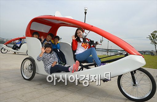 [포토]'자전거 택시 한번 타보실래요~'