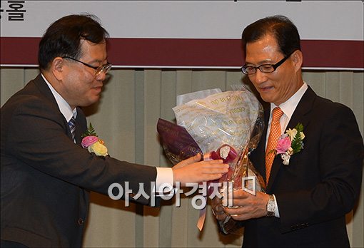 [포토]제2회아시아스마트트레이딩어워즈-HTS 혁신성부문 최우수상