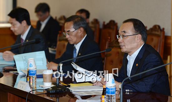 [포토]박재완 기재부 장관, 제3차 재정관리협의회 참석