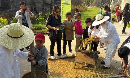 이해식 강동구청장, 강동선사문화축제 열어 