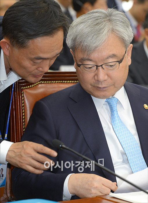 [포토]의견 나누는 김석동 금융위원장