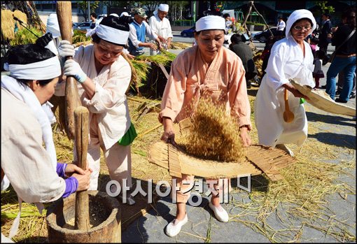 [포토]광화문광장에서 선보이는 벼베기