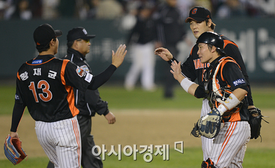 [포토] 롯데, 준플레이오프 1차전 승리