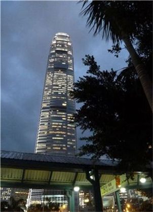 ▲KDB 아시아가 위치한 홍콩 TWO IFC 빌딩