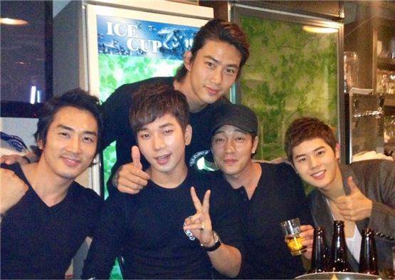 Song Seung-heon, 2PM Ok Taecyeon, MBLAQ G.O. Get Together With “A Company Man”