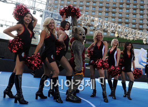 [포토]서울시청광장에 NBA미녀들