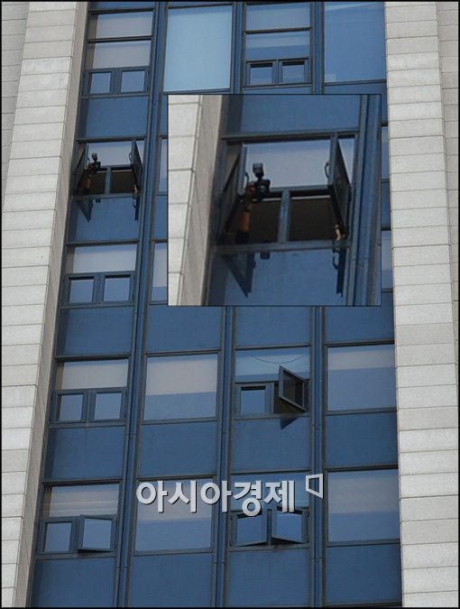 [포토]정부종합청사 18층 화재, 조사 중