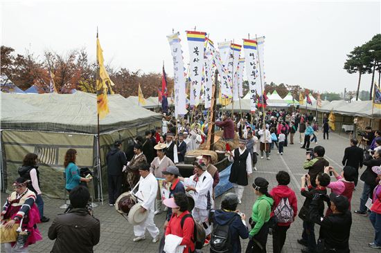 박홍섭 마포구청장 새우젓 축제 열어 마포나루 재연