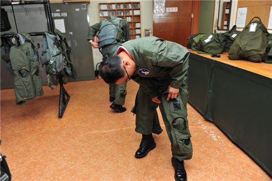 언론사 첫 F-5전투기 비행탑승