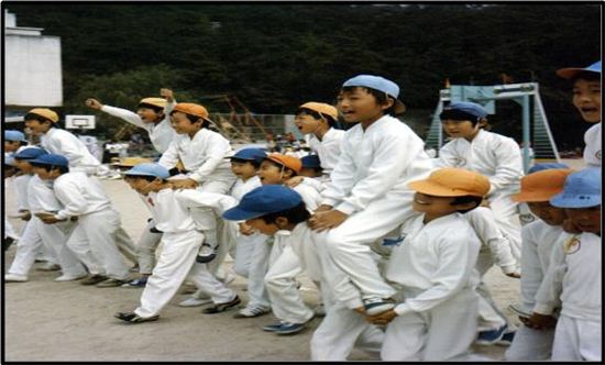 경희초등학교 운동회-기마전(사진, 1976)
