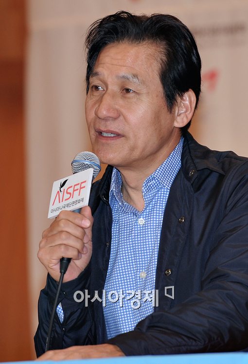 [포토]'제10회 아시아나국제단편영화제' 상영작 발표하는 안성기 집행위원장