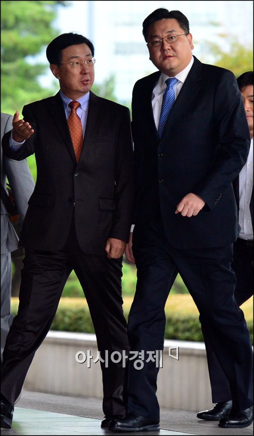 [포토]걸어오는 구본엽 LIG건설 부사장