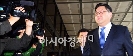 [포토]'LIG CP 부당발행' 구본엽 LIG건설 부회장 검찰 출석
