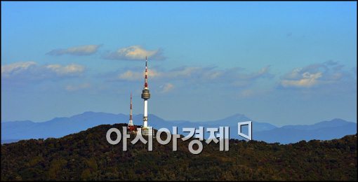 [포토]여의도 스카이아트, 남산N타워 주변이 파란빛