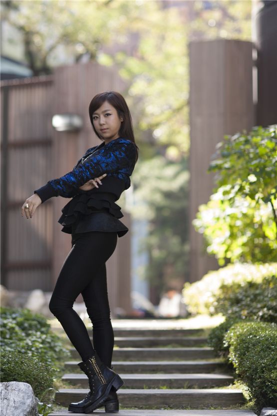 Yewon poses during the interview with Kstar10 in Seoul, South Korea on October 15, 2012. [Brandon Chae/10Asia]