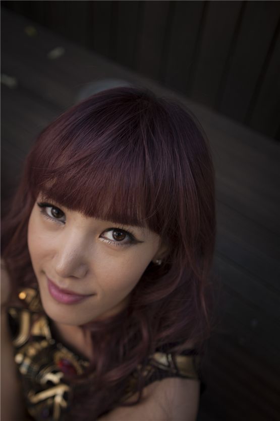 Eunjung looks at the camera during the interview with Kstar10 in Seoul, South Korea on October 15, 2012. [Brandon Chae/10Asia]