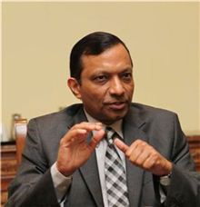 크겠다는 쌍용차, 키워주겠다는 마힌드라