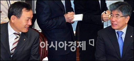 [포토]10월 금융협의회, 김중수-신충식 대화 중