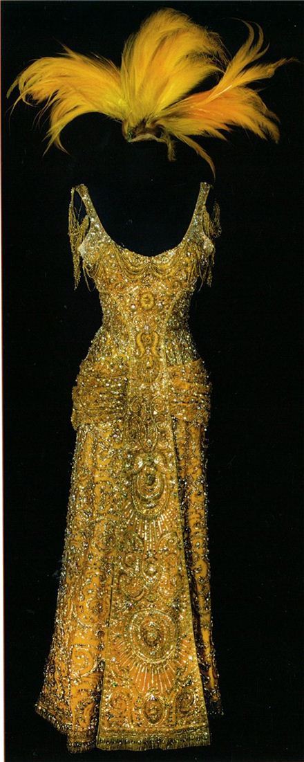 ‘헬로, 달리!(Hello, Dolly!, 1969)’에서 바브라 스트라이샌드가 입었던 의상