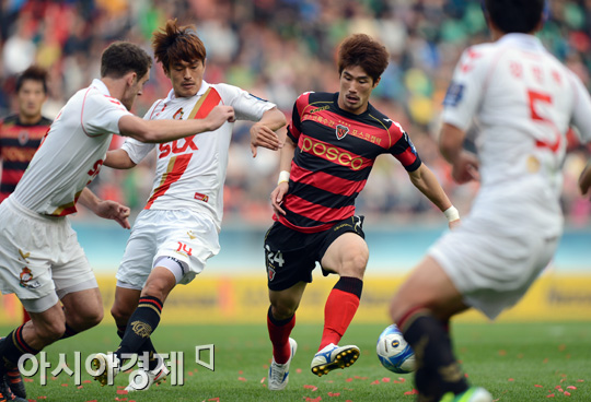 [포토] 김대호 '경남 수비 뚫기 쉽지 않네'