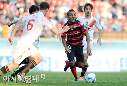 [포토] 돌파 시도하는 아사모아