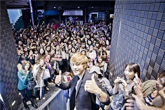 "사장님 된 '세븐' 찜닭 사업 시작했다더니"