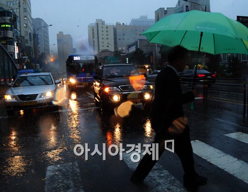 [포토]비가 내리는 출근길