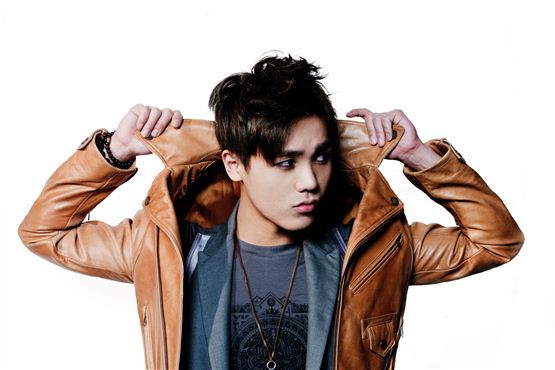 K-pop idol band MBLAQ member Mir strikes a pose with his leather jacket in the photo sent from his agency J. Tune Camp on October 23, 2012. [J.Tune Camp]