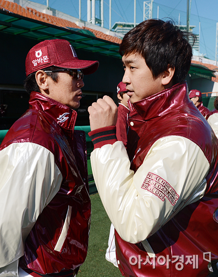 [포토] 심수창 '이강철 코치님 잘 부탁드립니다'