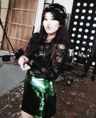 수지 시스루 패션, 섹시한 의상+표정 '압권'