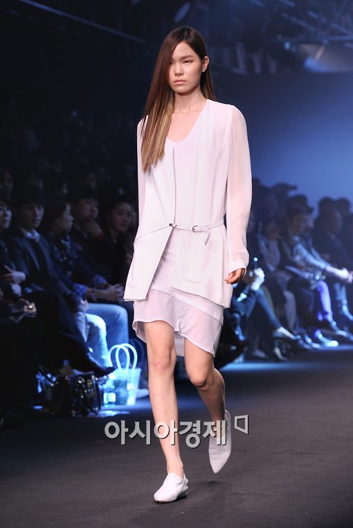 [포토]진정선, 강렬한 런웨이!