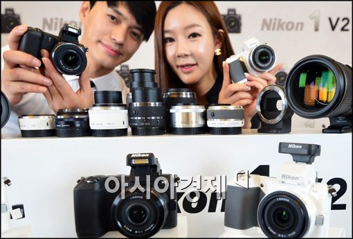 [포토]초당 15연사, Nikon 1 V2 및 FX포맷 망원 줌 렌즈 발표