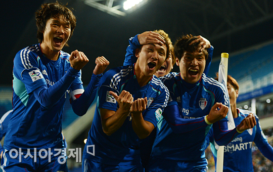 [포토] 조동건 멀티골 '승리의 요람 세레모니'