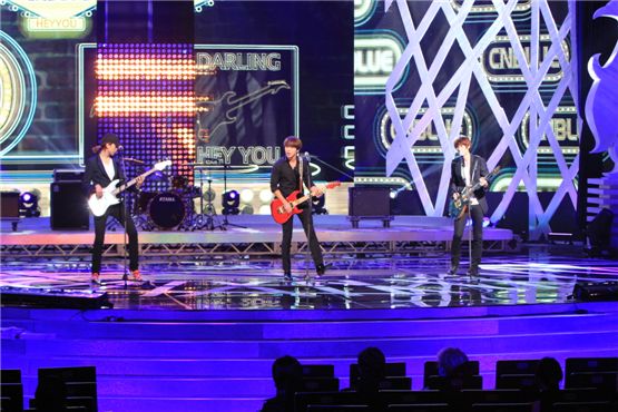 CNBLUE Wakes Up North America with Energetic Rock Sound