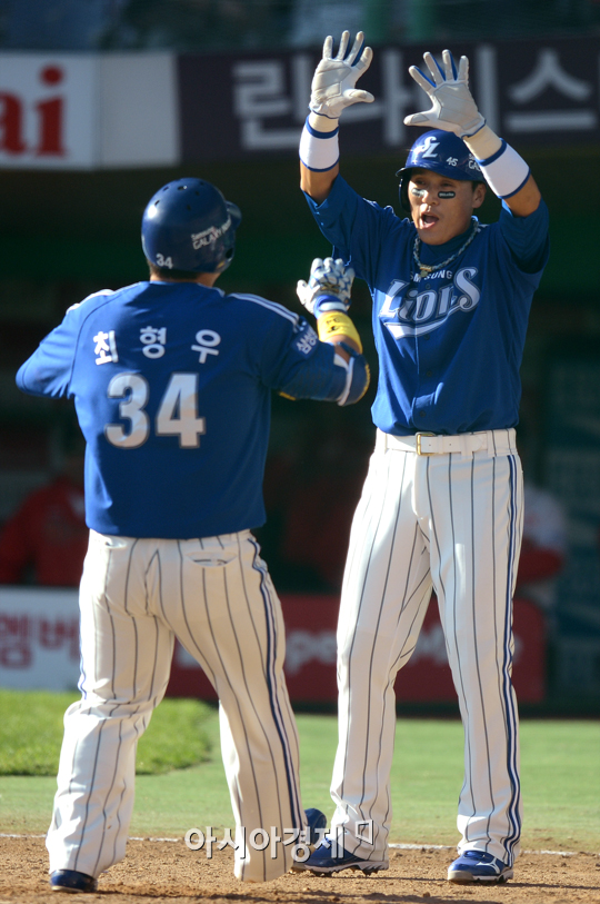 [포토] 이승엽 '최형우, 어서와~'