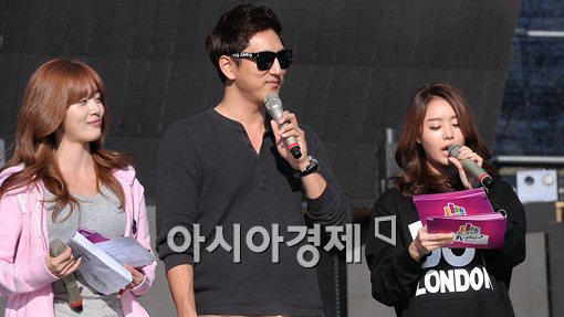 [포토]'K-POP 월드 페스티벌 2012' 3MC 한선화-한석준-송지은