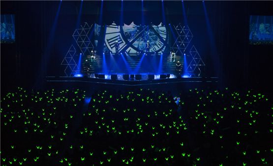 B.A.P's 4,000 fans cheer for B.A.P during the group's first fan club inauguration day titled "1st BABY DAY," held at Seoul's Korea University Hwajeong Gymnasium in Korea on October 28, 2012. [Brandon Chae/10Asia]