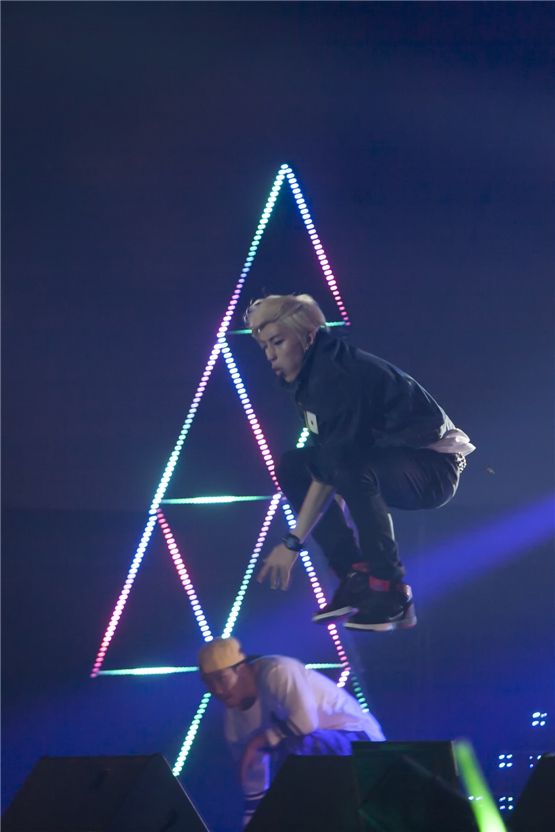 Jong-up shows his powerful movements during the group's first fan club inauguration day titled "1st BABY DAY," at Seoul's Korea University Hwajeong Gymnasium in Korea on October 28, 2012. [Brandon Chae/10Asia]