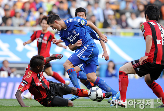 마지막 '슈퍼매치', 2012년을 결정한다