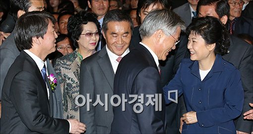 [포토]한자리에 모인 안철수·문재인·박근혜