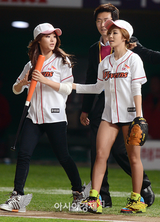 [포토] 시크릿 효성·지은 'KS 4차전 시구·시타는 우리가!'