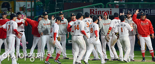 [포토] SK 와이번스 '깨어난 가을 본능'
