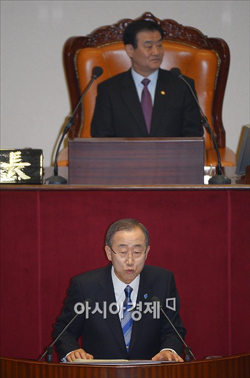 [포토]국회 본회의장에서 연설하는 반기문 총장